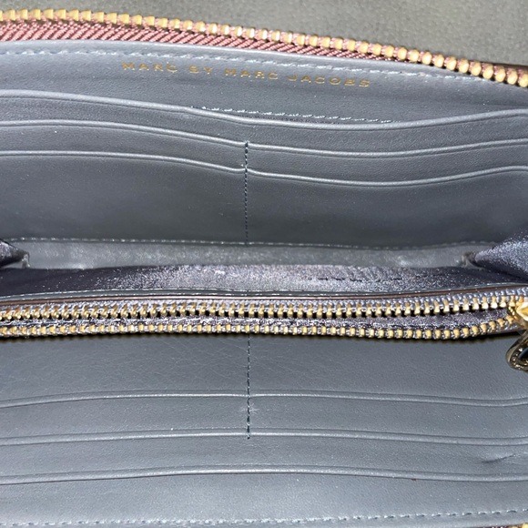 Marc By Marc Jacobs Wallet - Picture 7 of 8